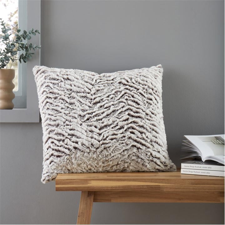 Catherine Lansfield   Faux Fur Zip Closure Cushion in Size 43, Sports Direct