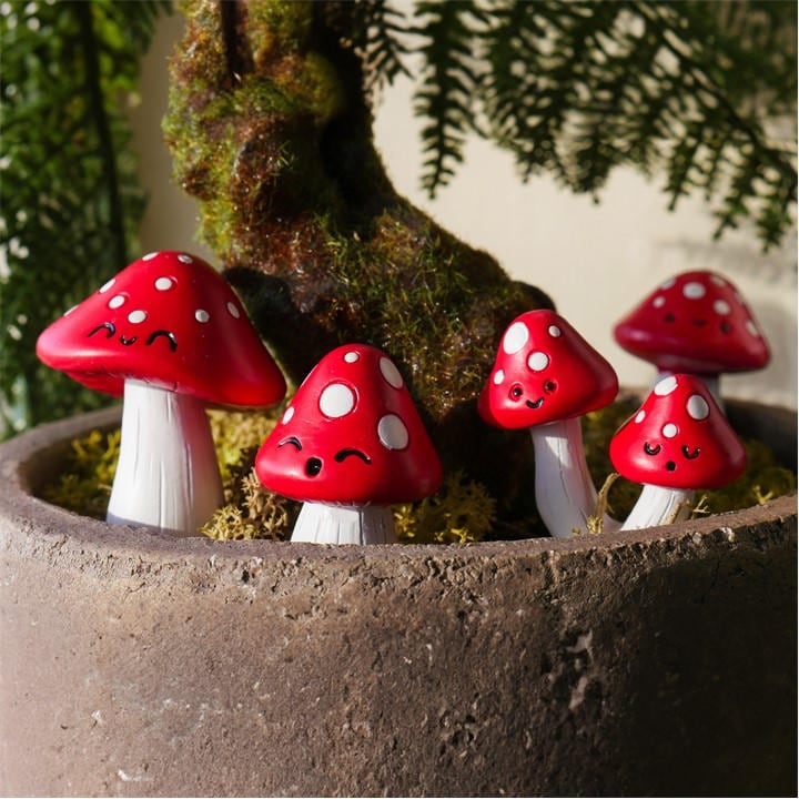 Gift Republic  Red Mini Plant Mushroom Plant Markers, Sports Direct