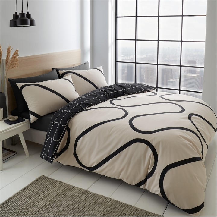 Catherine Lansfield  Black Linear Curve Geometric Reversible Duvet Cover Set in Size King, Sports Direct