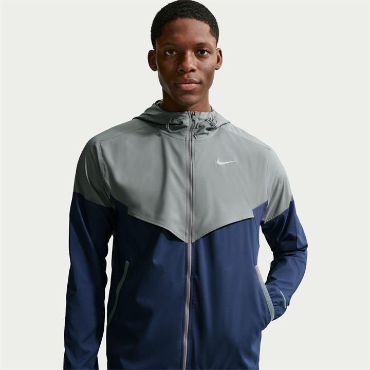 Nike Men' Grey Windrun Jacket in Size S, Sports Direct