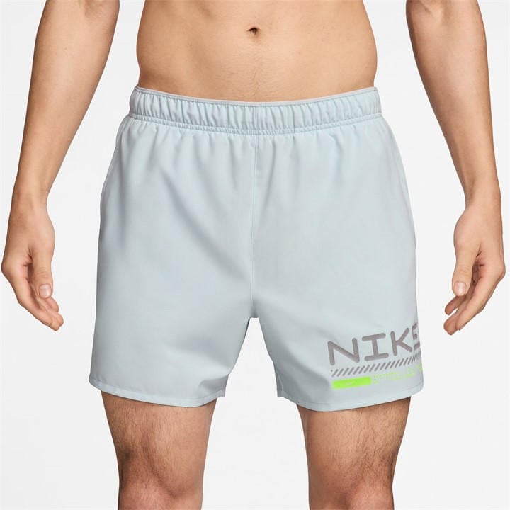 Nike Men's White Wint Chall Shrt Sn54 in Size L, Sports Direct