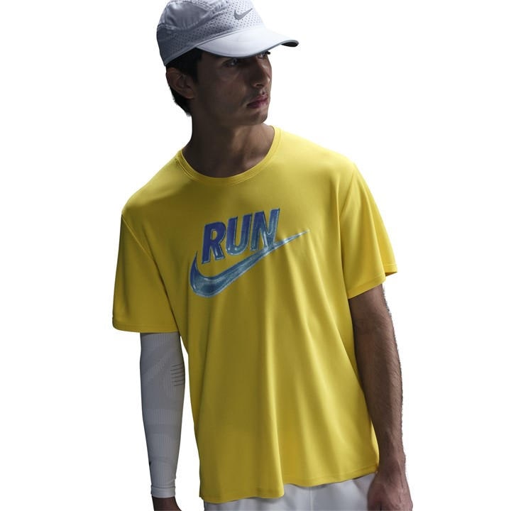 Nike Men' Yellow Short Sleeve Performance Running Top in Size S, Sports Direct