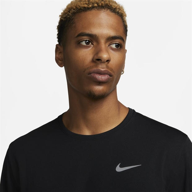 Черно - Nike - Miler Men's Dri-FIT UV Long-Sleeve Running Top