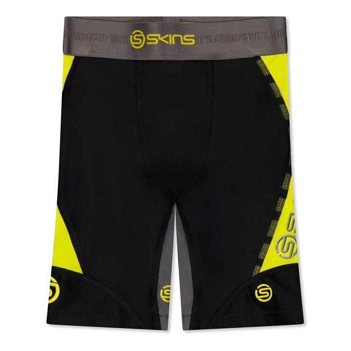 Skins  Kids Black Dnamic Half  in Size 11 - 12 Years, Sports Direct