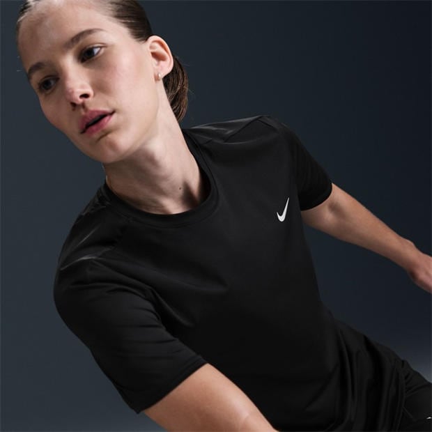 Černá - Nike - Swift Women's Dri-FIT Short-Sleeve Running Top