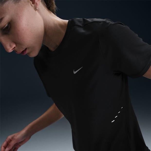 Černá - Nike - Swift Women's Dri-FIT Short-Sleeve Running Top