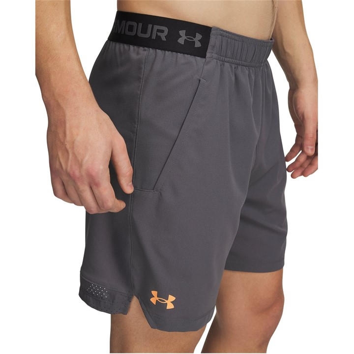 Under Armour Men's Grey Ua Vanish Woven 6In Shorts in Size M, Sports Direct