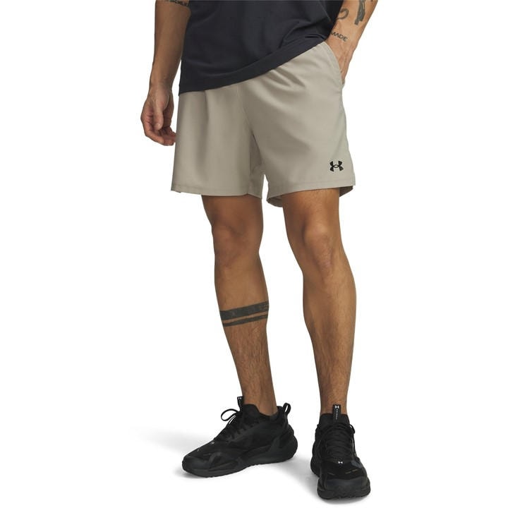 Under Armour Men's Brown Ua Vanish Woven 6In Shorts in Size L, Sports Direct