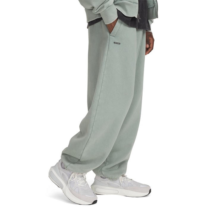 Under Armour Men's Green Icon Closed Hem Fleece Joggers in Size L, Sports Direct