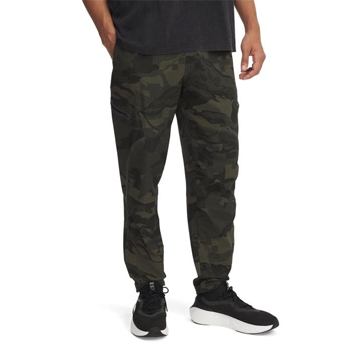 Under Armour Men's Green Unstop Cargo Closed Hem Woven Joggers in Size M, Sports Direct