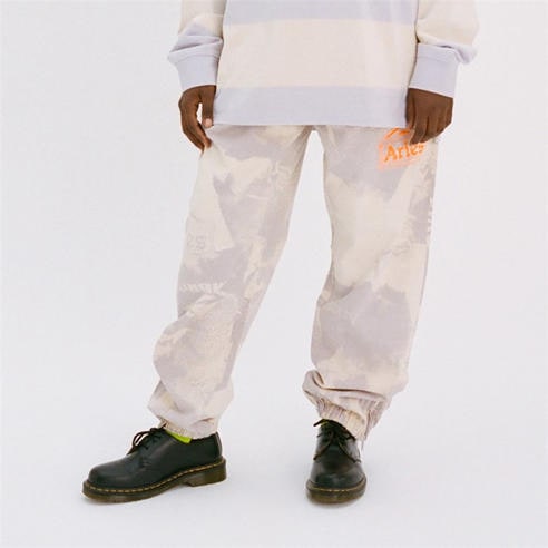 Umbro - Men's Aries Closed Hem Woven Tracksuit Joggers