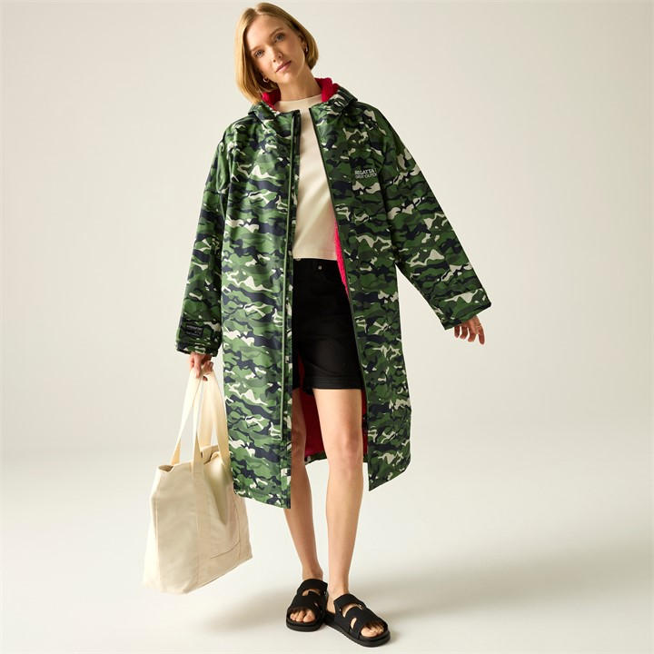 Regatta    Waterproof Windproof Borg Fleece Oversized Fit Insulated Robe in Size L, Sports Direct