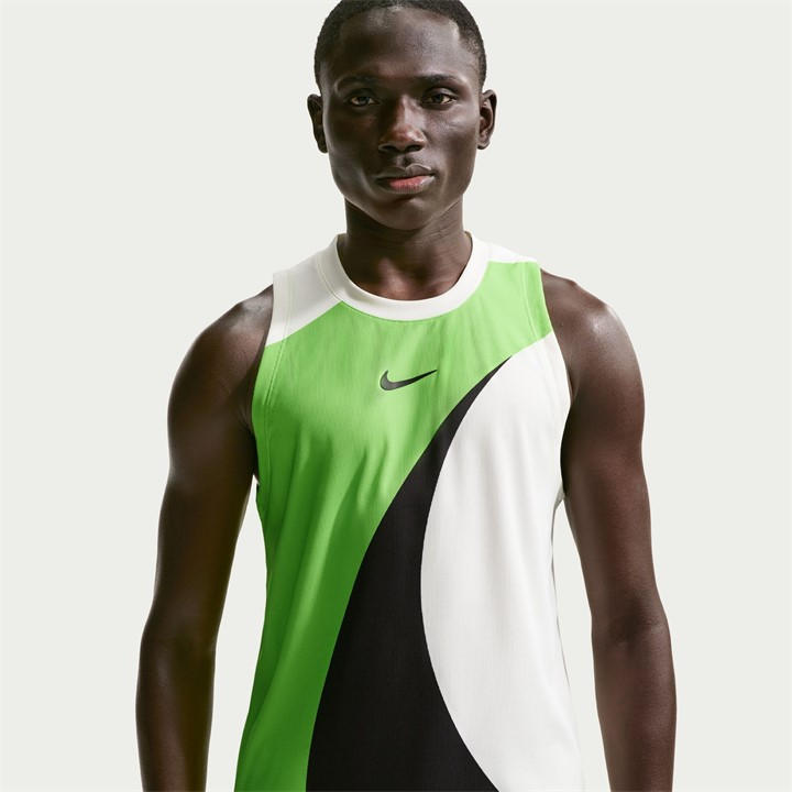 Nike Men'  Short Sleeve Performance T-Shirt in Size S, Sports Direct