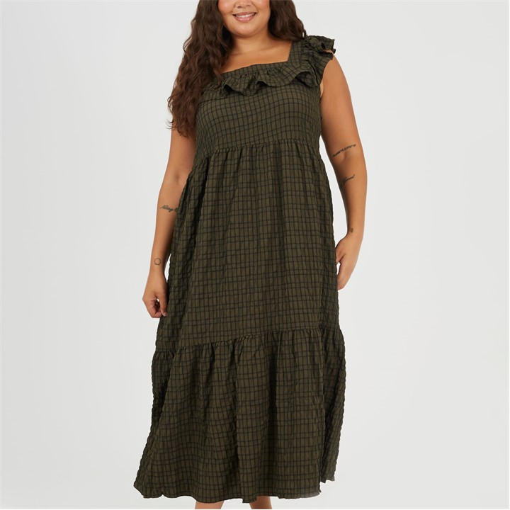 Brave Soul Women's  Plus Size Seersucker Maxi Dress With Tie Back Detail in Size 22, Sports Direct