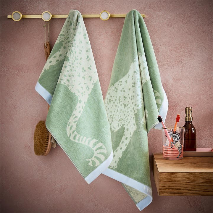 Yvonne Ellen   Signature Stripe Towel in Size Hand Towel, Sports Direct