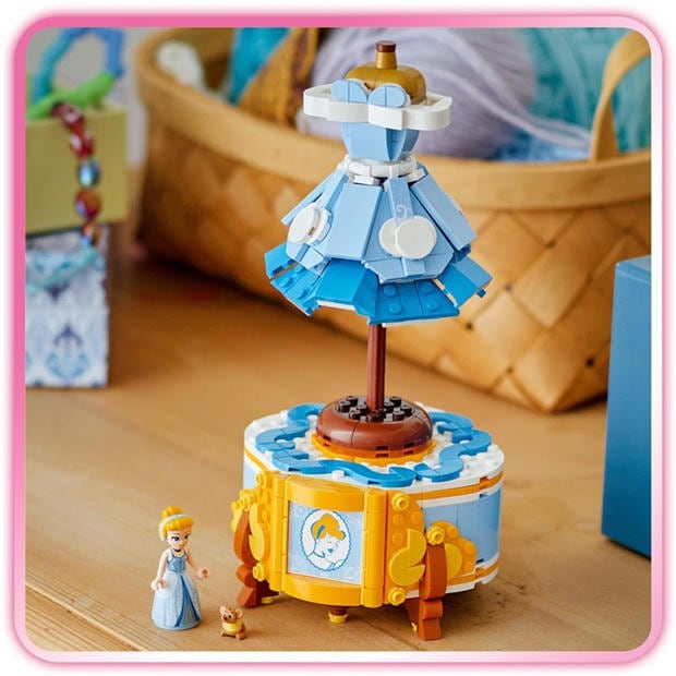 Рокля на Златната Пепеляшка - LEGO - 43266 Disney Princess Cinderella’s Dress Set