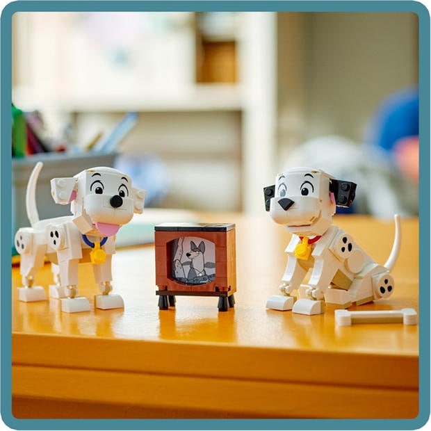 Lucky and Penny - LEGO - LEGO® Disney Lucky & Penny 101 Dalmatians Puppies Building Toy 43271