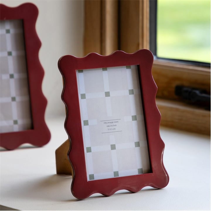 Gallery  Red Viana Photo Frame 6X4in in Size 4x6, Sports Direct