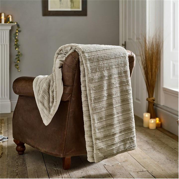 The Lyndon Company  Beige Chatsworth Throw - 130X170cm, Sports Direct