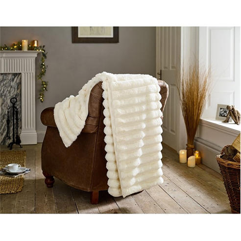 The Lyndon Company - Kenwood Faux Fur Throw