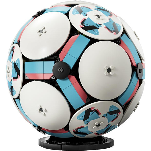 TBC - LEGO - Editions Football - 3D Display Model Building Kit 43019