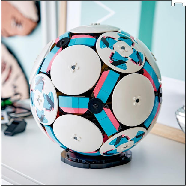 TBC - LEGO - Editions Football - 3D Display Model Building Kit 43019