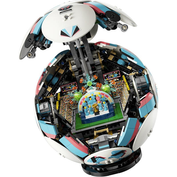 TBC - LEGO - Editions Football - 3D Display Model Building Kit 43019