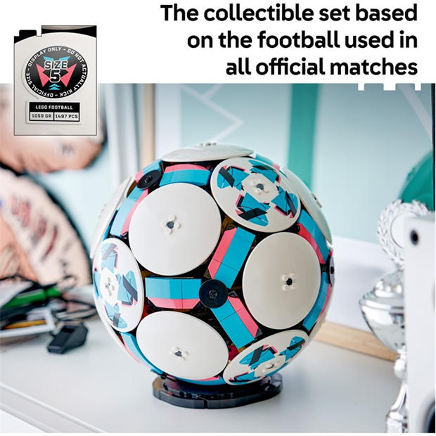 TBC - LEGO - Editions Football - 3D Display Model Building Kit 43019