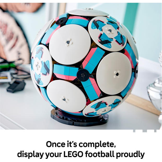 TBC - LEGO - Editions Football - 3D Display Model Building Kit 43019