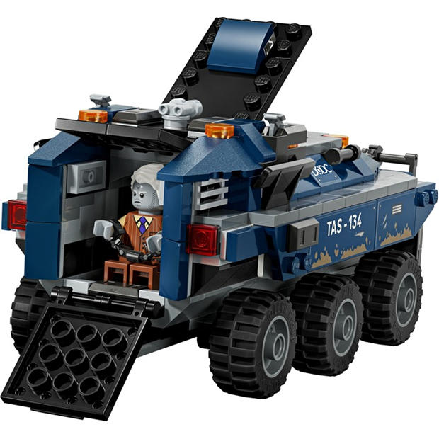 Super Heroes - LEGO - Marvel Spider-Man Prison Transport Chase Set 76349