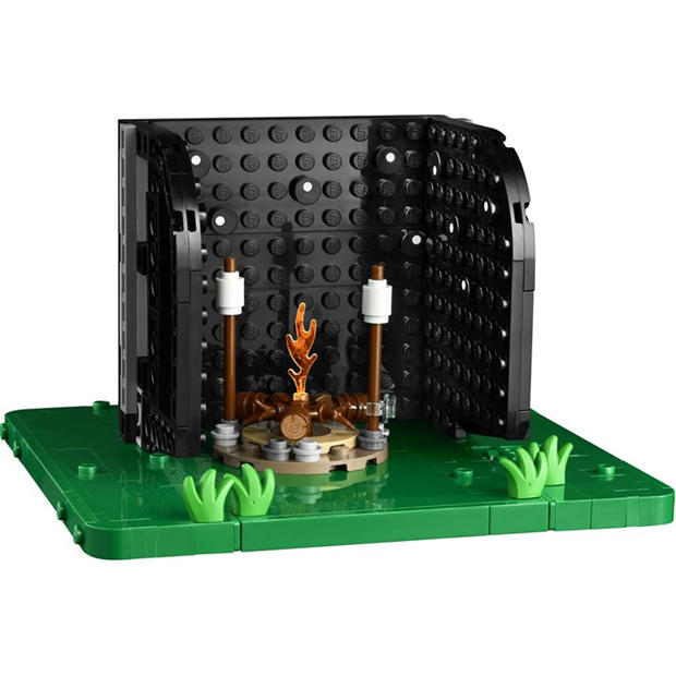 Snoopy Doghouse - LEGO - Ideas Peanuts: Snoopy’s Doghouse Set for Adults 21368