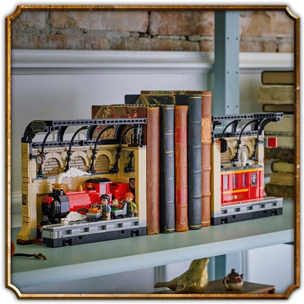 Ekspres Hogwart - LEGO - LEGO® Harry Potter™ Book Nook: Hogwarts™ Express Magical Toy 76450