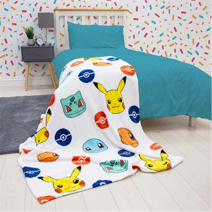 Pokemon  Kids  Badges Fleece Blanket in Size 100x150, Sports Direct