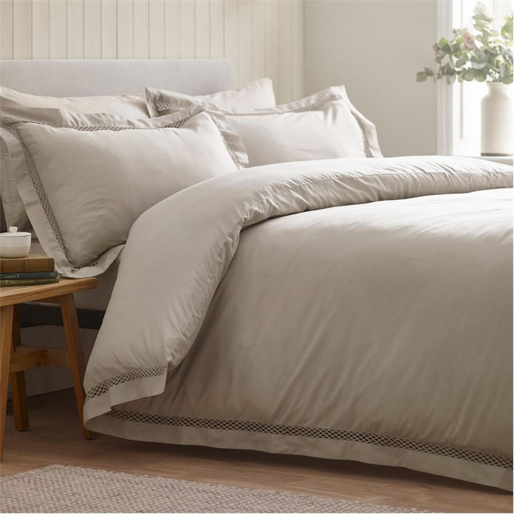 Catherine Lansfield Unisex Beige Classic Lattice Lace Duvet Cover Set Superking