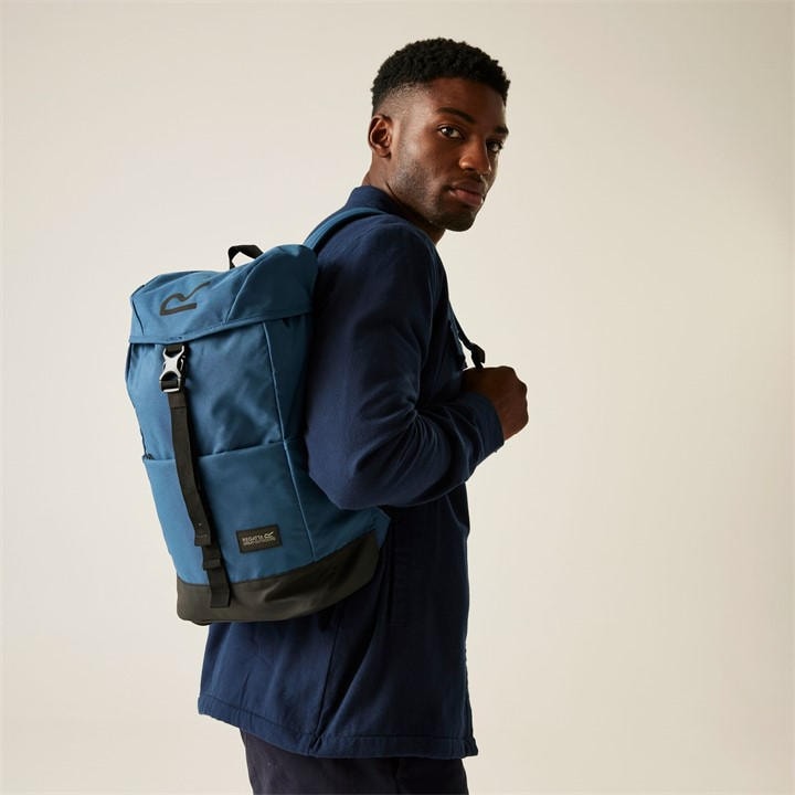 Regatta  Blue Shilton Ii 15L in Size Single, Sports Direct