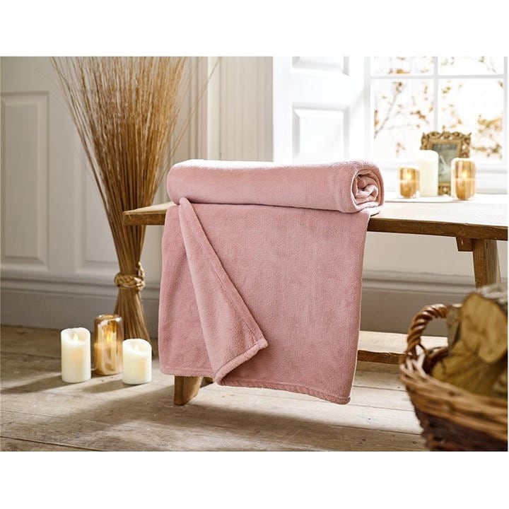 Deyongs  Pink Snuggle Throw -  in Size 140x180cm, Sports Direct