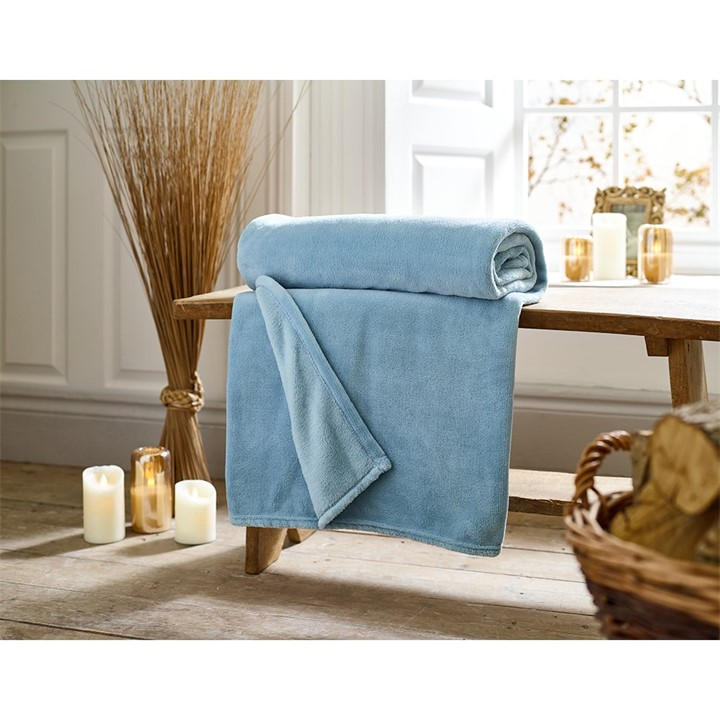 Deyongs  Blue Snuggle Throw -  in Size 140x180cm, Sports Direct
