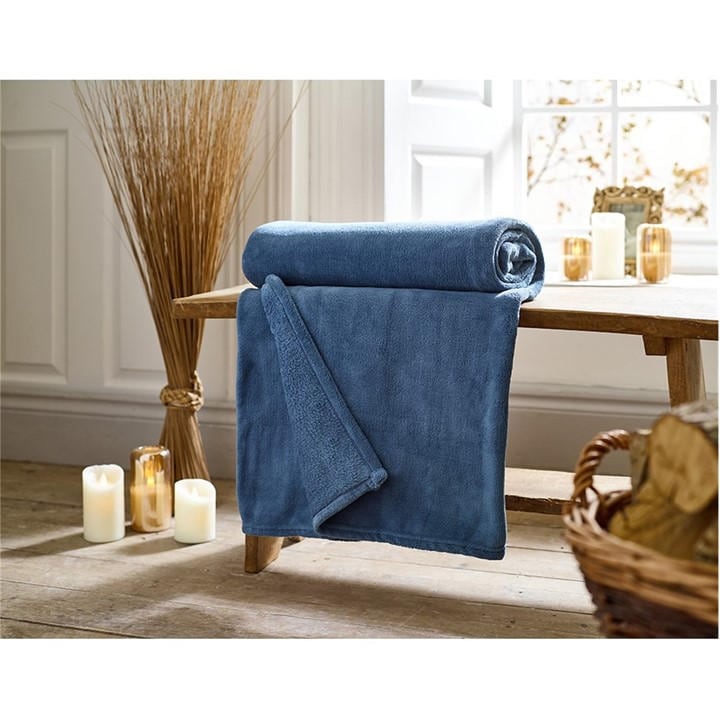 Deyongs  Blue Snuggle Throw -  in Size 140x180cm, Sports Direct