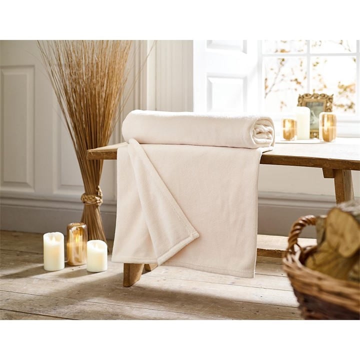 Deyongs  Cream Snuggle Throw -  in Size 140x180cm, Sports Direct