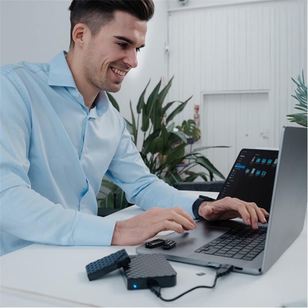 Black - Verbatim - 4TB Store n Go USB 3.0 Portable Hard Drive - Black