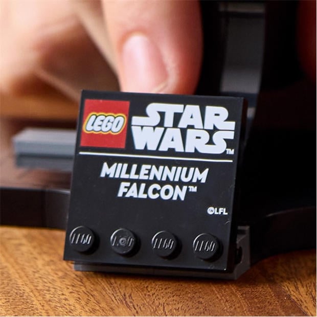 Multi Format and Universal - LEGO - Star Wars 75375 Millennium Falcon