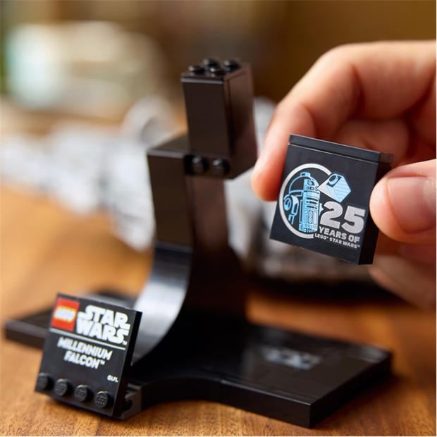 Multi Format and Universal - LEGO - Star Wars 75375 Millennium Falcon