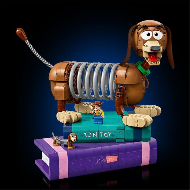 Slinky Dog - LEGO - Disney and Pixar Toy Story Slinky Dog Bookends 43301