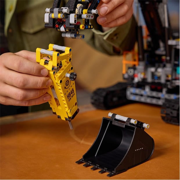 Volvo EC500 - LEGO - LEGO® Technic 42215 Volvo EC500 Hybrid Excavator Set Gift for Adults