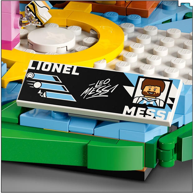 Messi - LEGO - LEGO Editions Lionel Messi – Soccer Highlights - Building Set for Boys & Girls Ages 10+ - 43011