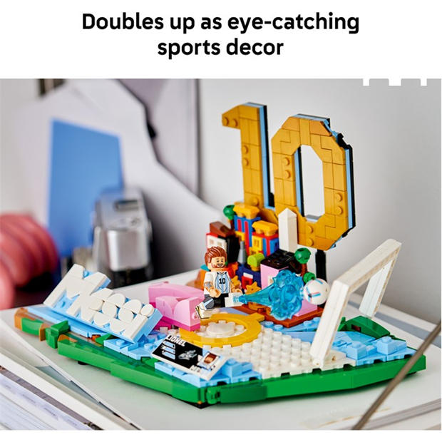 Messi - LEGO - LEGO Editions Lionel Messi – Soccer Highlights - Building Set for Boys & Girls Ages 10+ - 43011