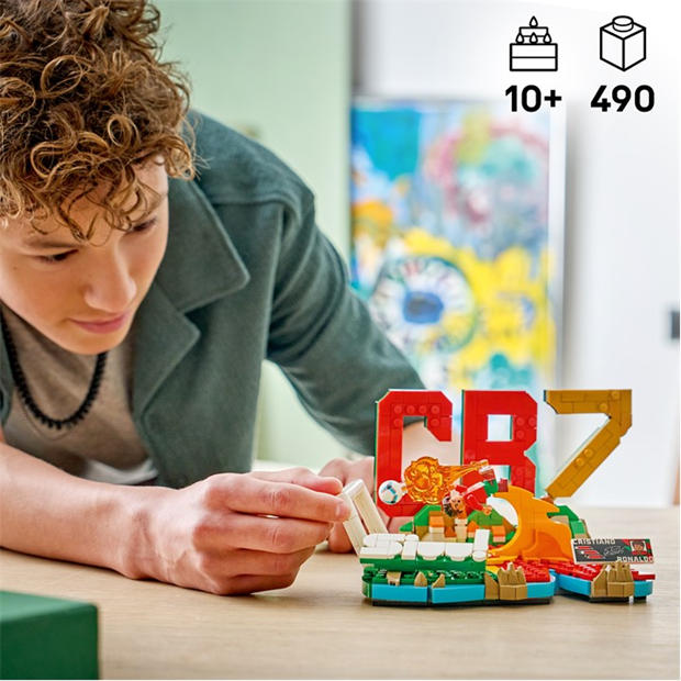 Ronaldo - LEGO - LEGO Editions Cristiano Ronaldo – Soccer Highlights - Building Set for Boys & Girls Ages 10+ - 430