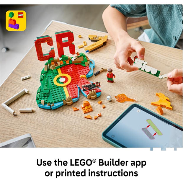 Ronaldo - LEGO - LEGO Editions Cristiano Ronaldo – Soccer Highlights - Building Set for Boys & Girls Ages 10+ - 430