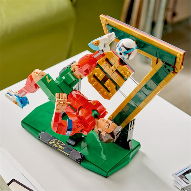 Ronaldo - LEGO - Editions Cristiano Ronaldo – Football Legend Set 43016