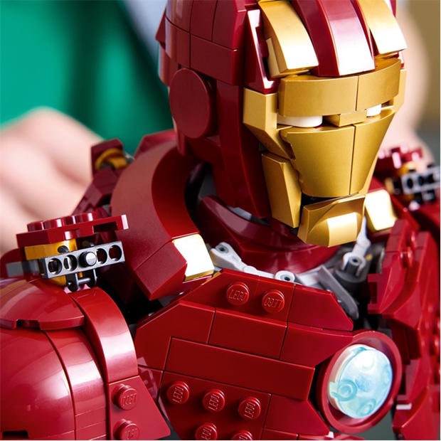 TBC - LEGO - LEGO® Marvel Iron Man MK4 Bust Buildable Model for Adults with Minifigure 76327